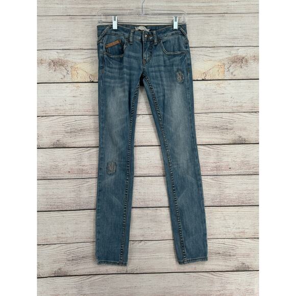 Free People Distressed Low Rise Skinny‎ Jeans Women's Size 24 Blue Medium Wash - Picture 1 of 10